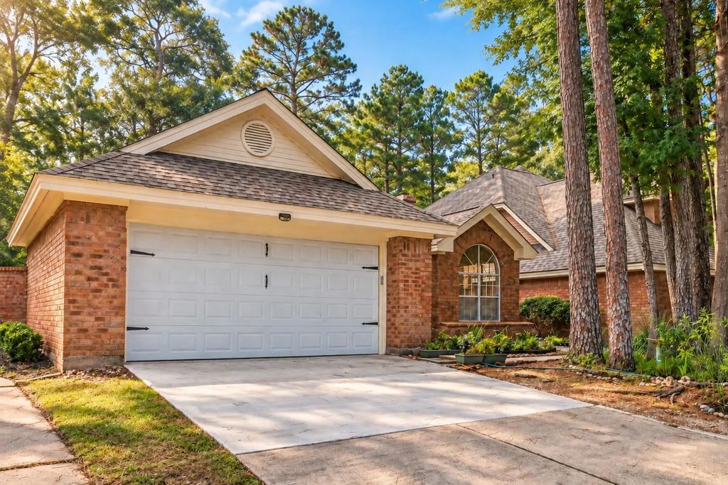 26 Cedar Chase Place, The Woodlands