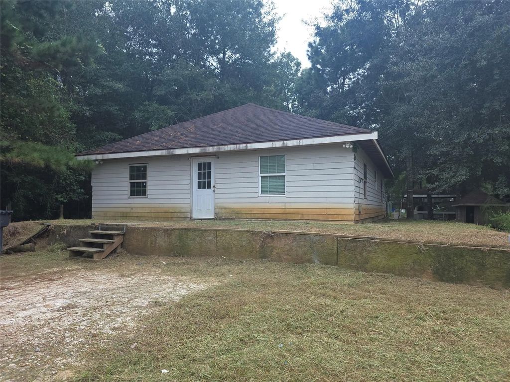 269 County Road 3416, Cleveland