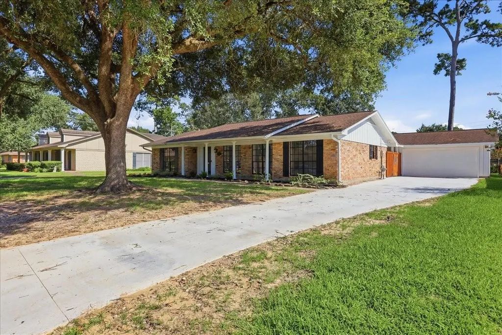 4835 Regina Lane, Beaumont
