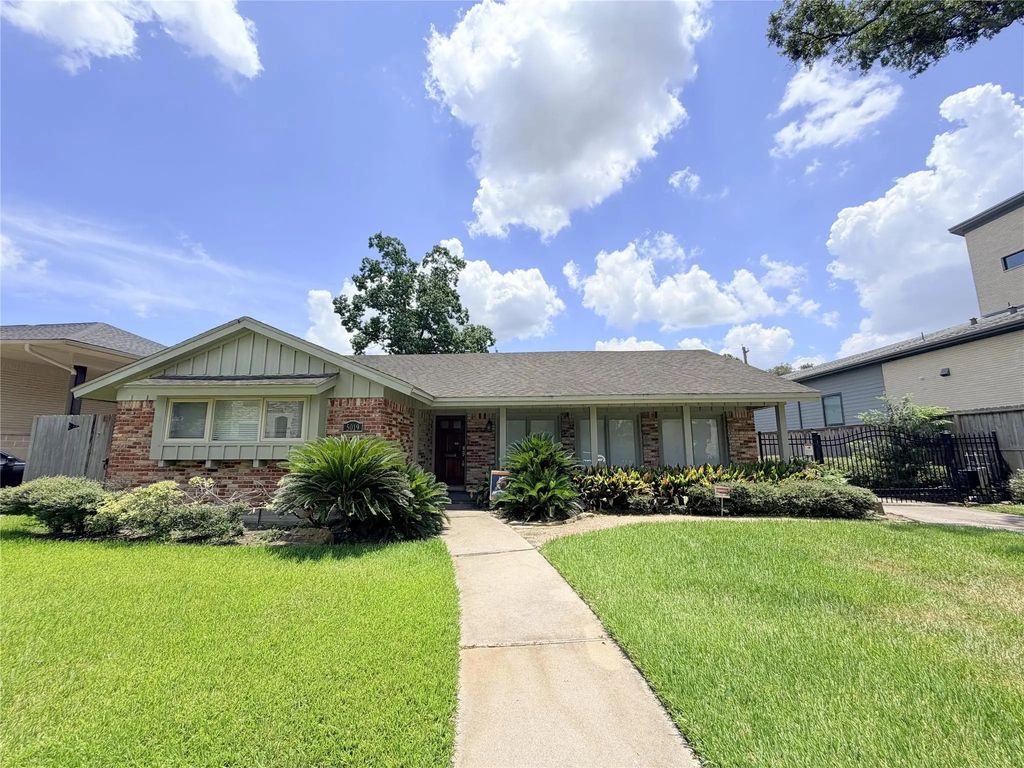 5019 Yarwell Drive, Houston
