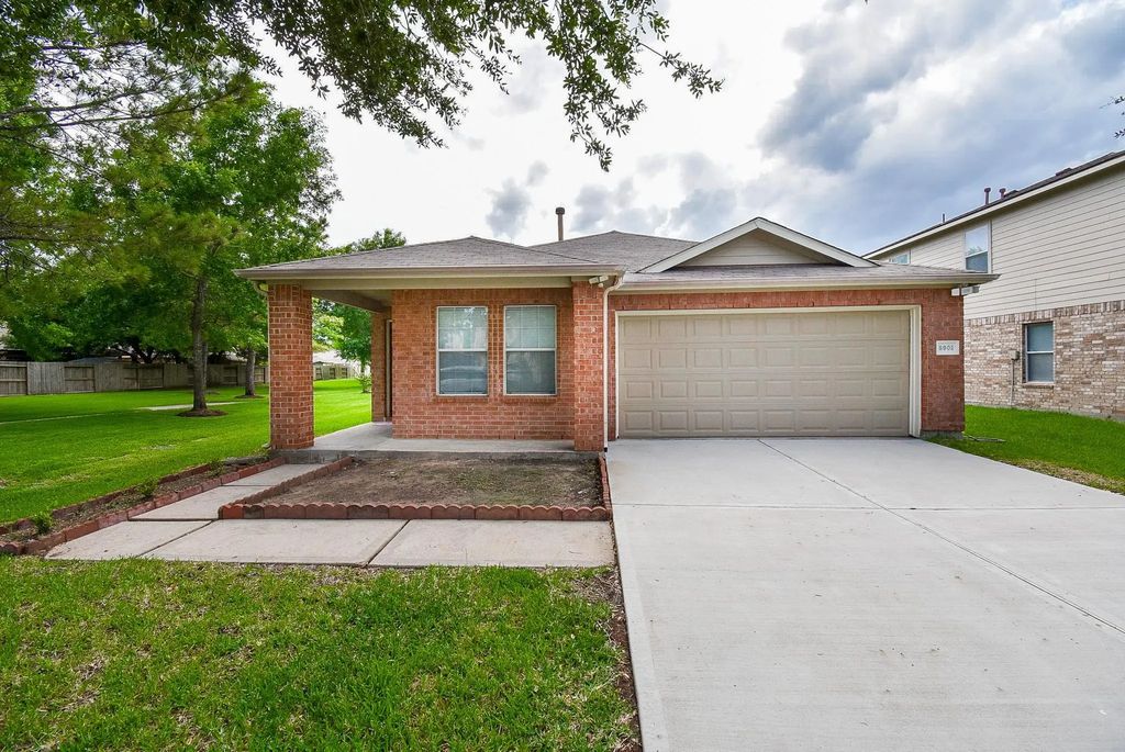 8902 Grand Villa Lane, Richmond