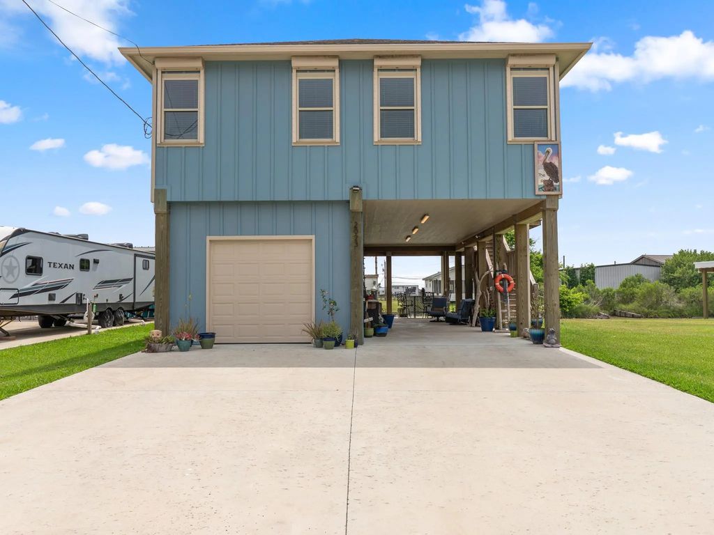 2023 County Road 201, Sargent