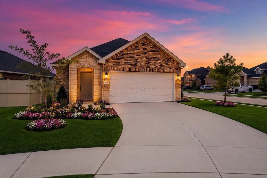 9208 Inland Leather Lane, Conroe