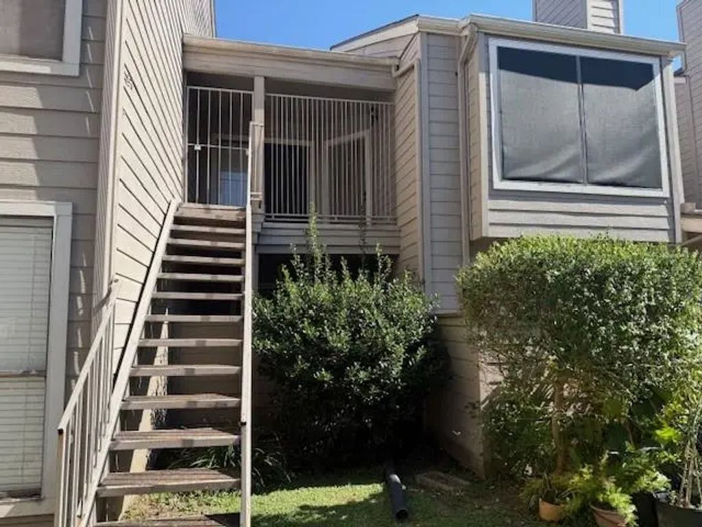 6701 Sands Point Drive 26, Houston