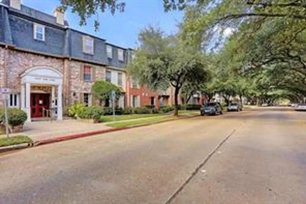 351 N Post Oak Lane 715, Houston