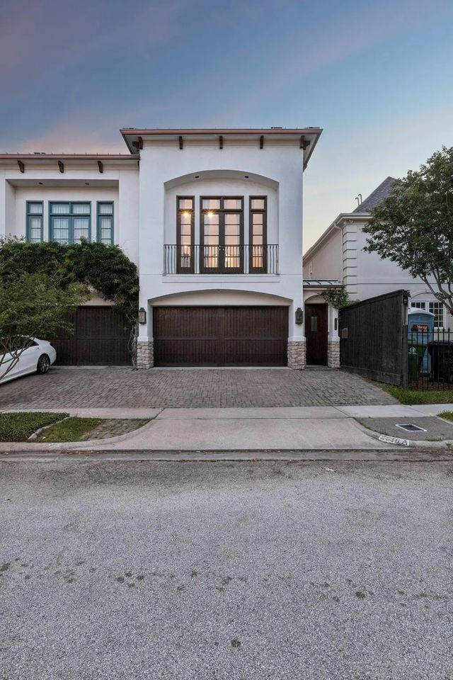 2518 Westgate Drive A, Houston