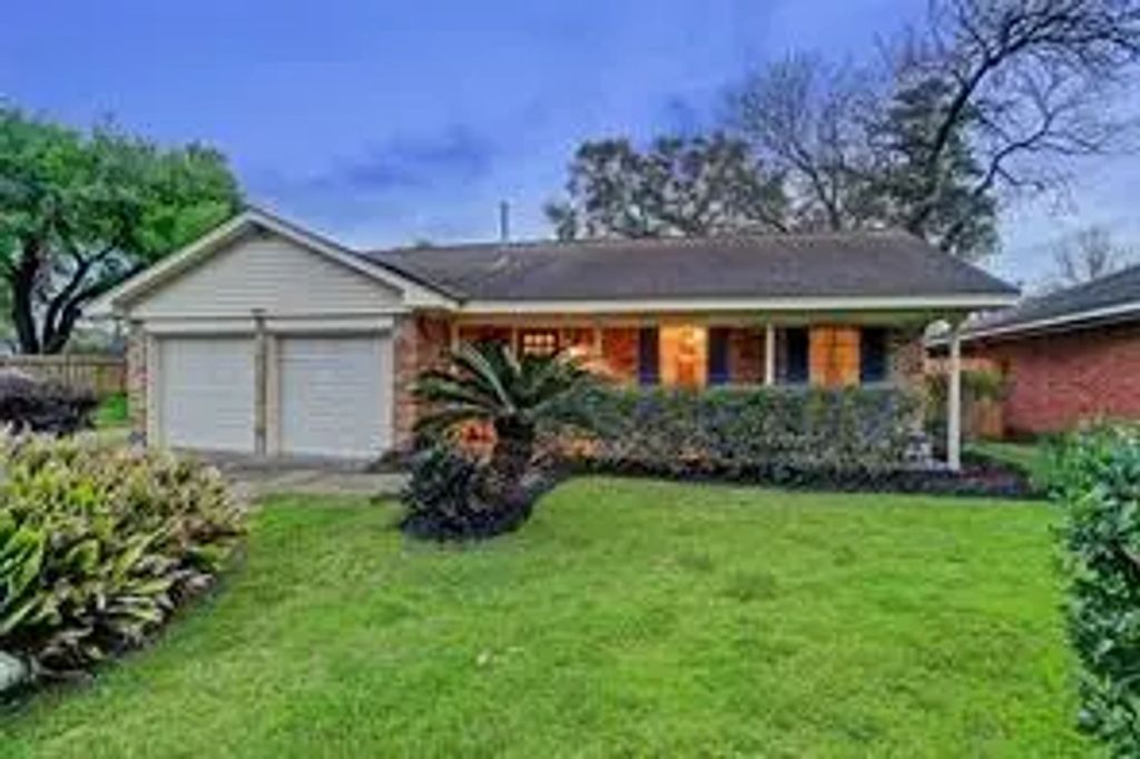 5130 Saxon Drive, Houston