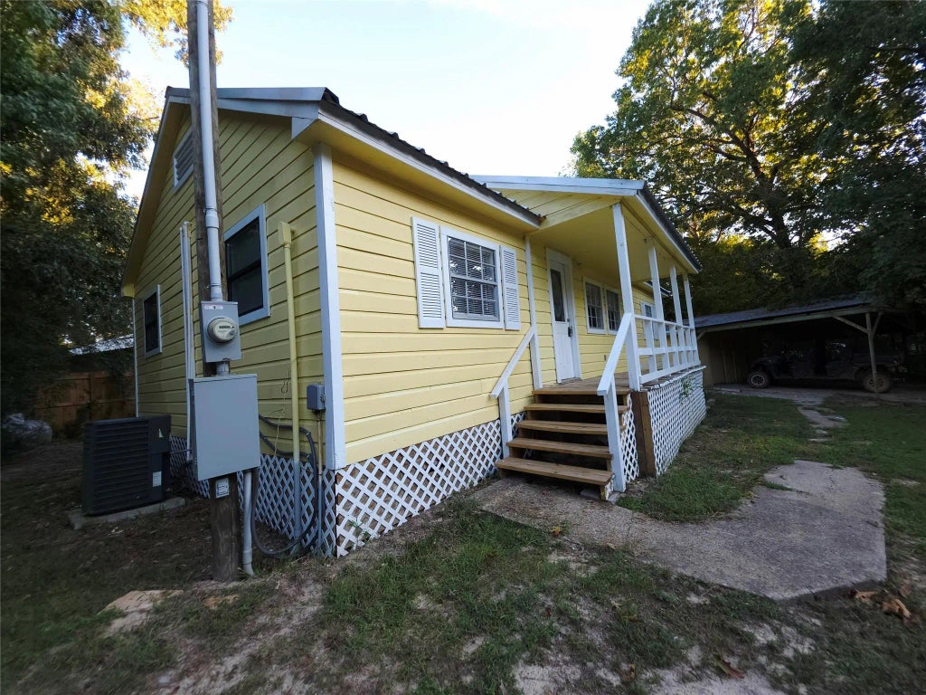 244 Holly Lake W, Livingston