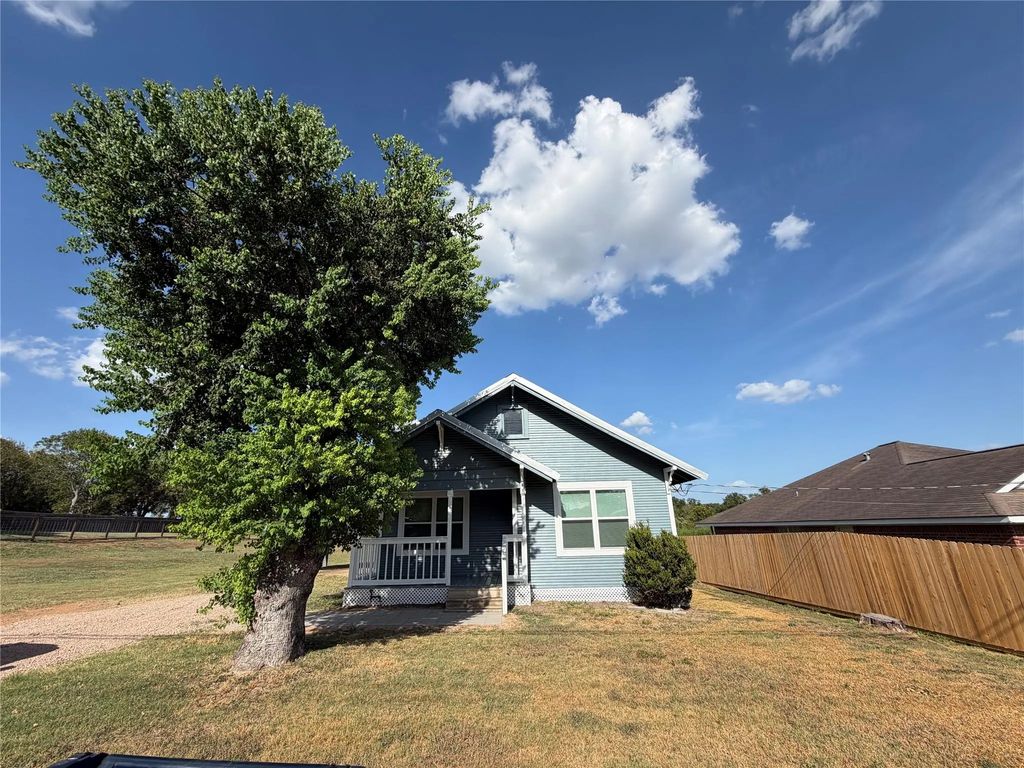 700 Burleson Street, Brenham