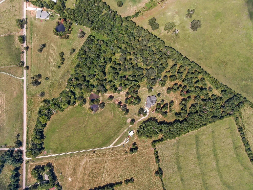 1183 Jones Road, New Waverly