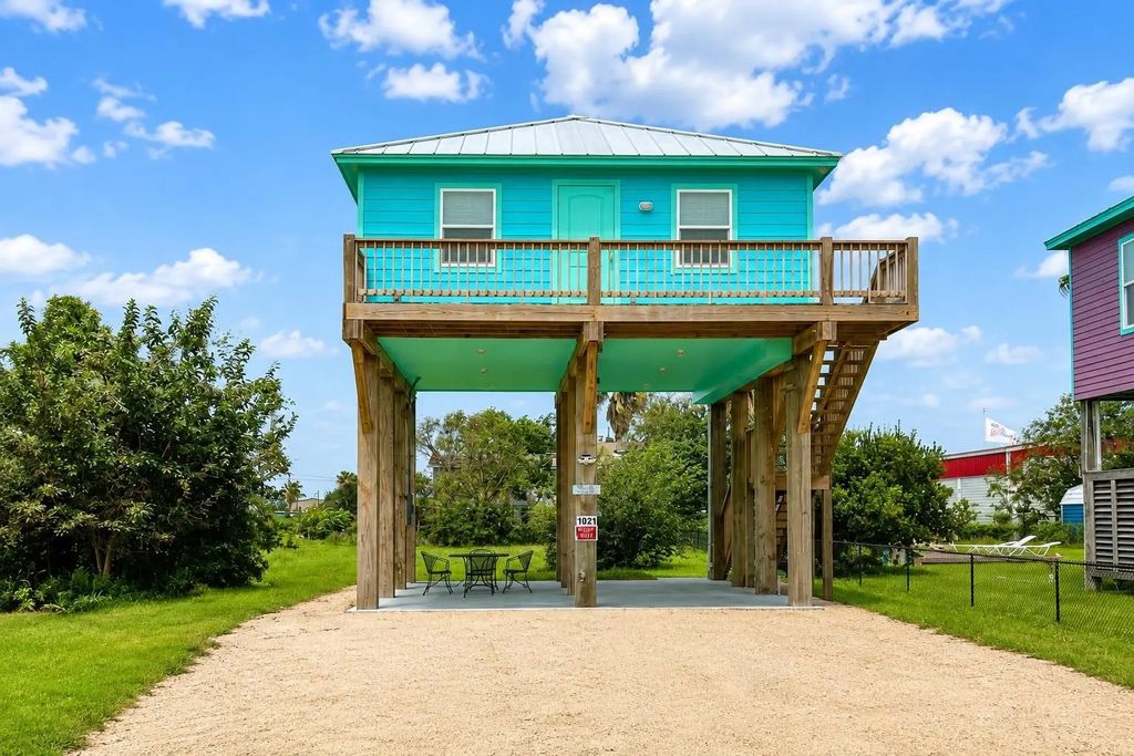 1021 N Sage Road, Crystal Beach