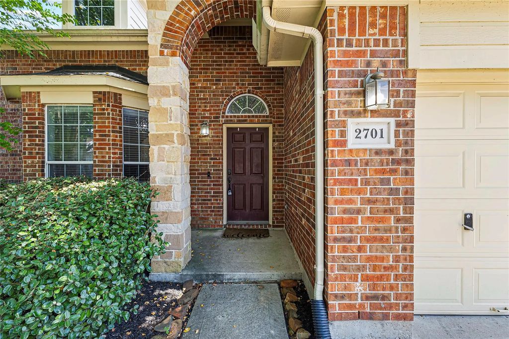 2701 Shallow Falls Court, Pearland