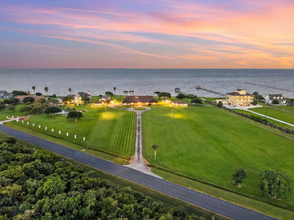 11212 Cedar Gully Road, Beach City