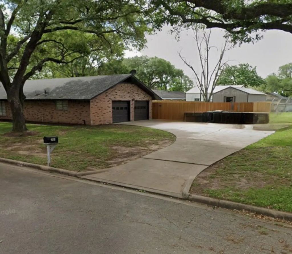 305 Hereford Rd, Brookshire