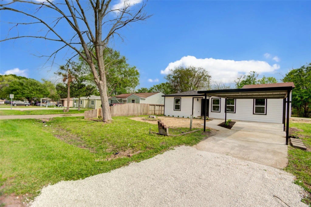 7402 Elbridge Lane, Deer Park