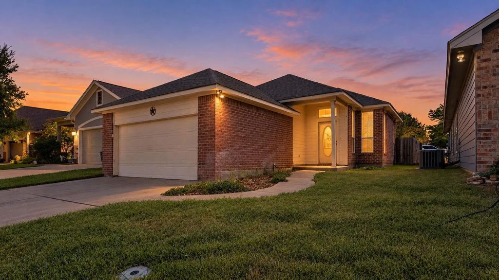 12994 Centaurus Court, Willis