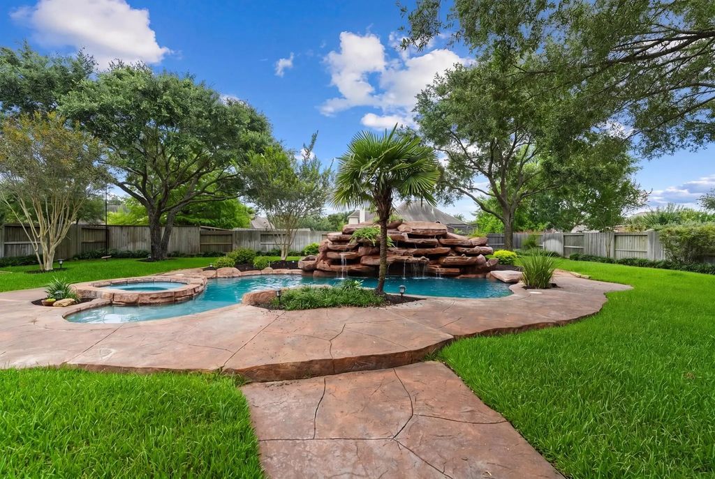 830 Lake Grayson Drive, Katy