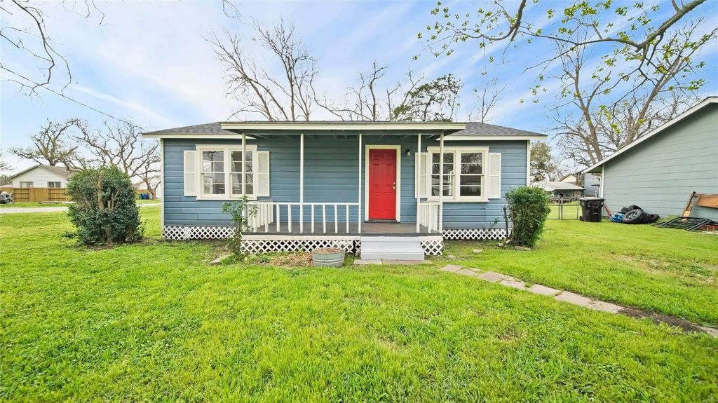 234 E Texas Street, Brazoria
