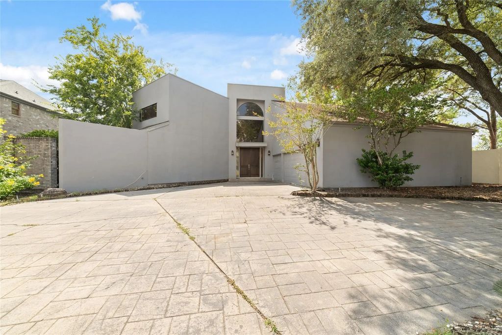 8115 Fondren Lake Drive, Houston