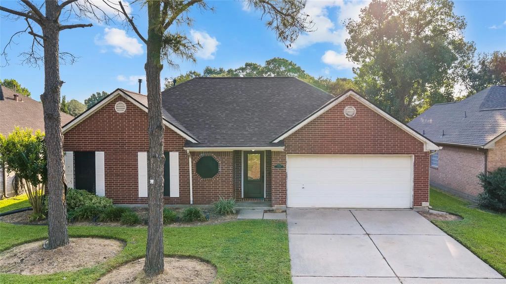 1118 Glenmeadows Drive, La Porte