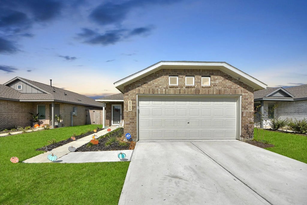 1719 Windrose Bend, Angleton