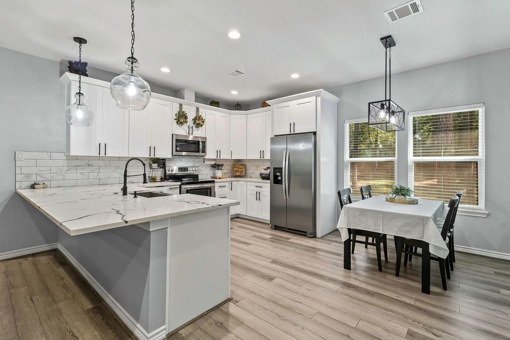 495 Oak Tree Drive, Point Blank