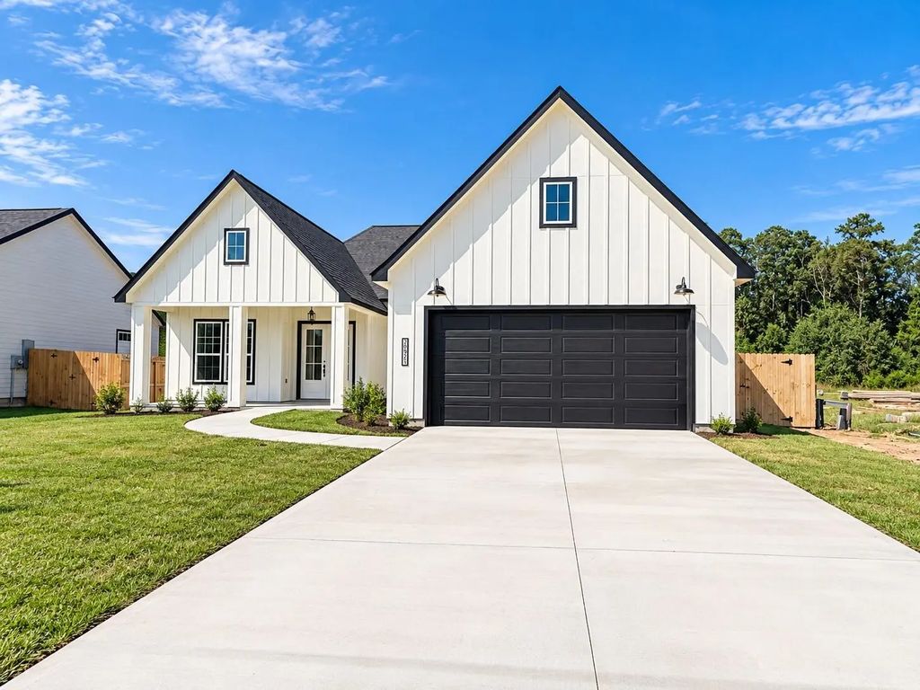 30915 Brown Pine Street, Huffman
