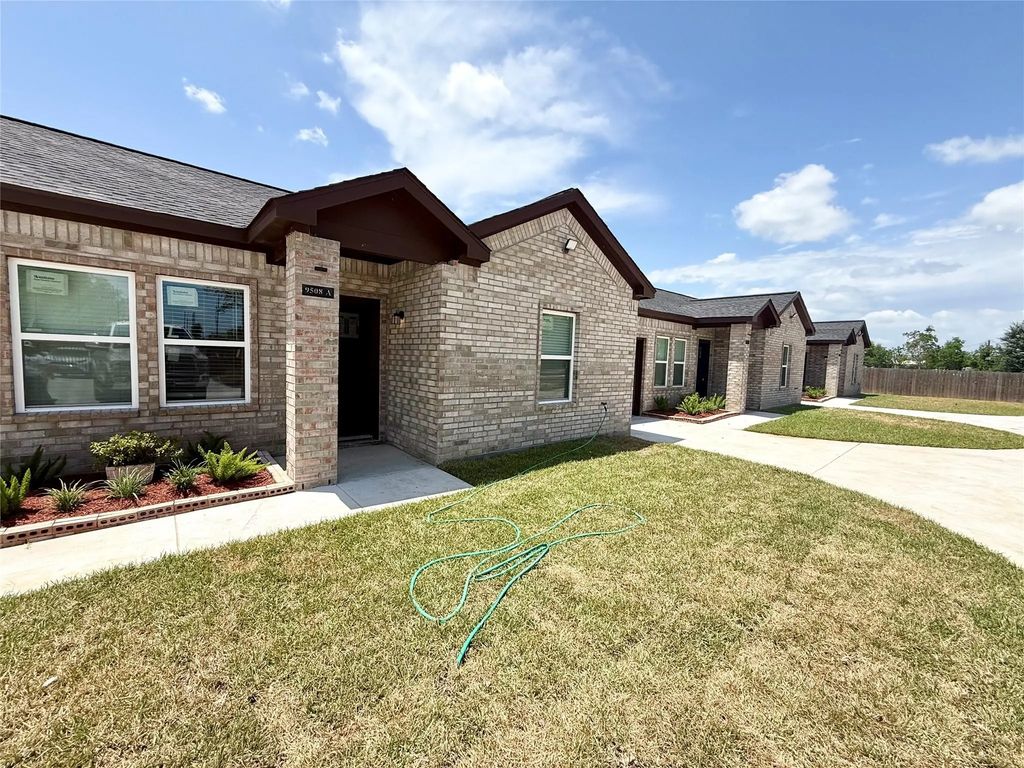 9508 Quaker Court, Rosharon