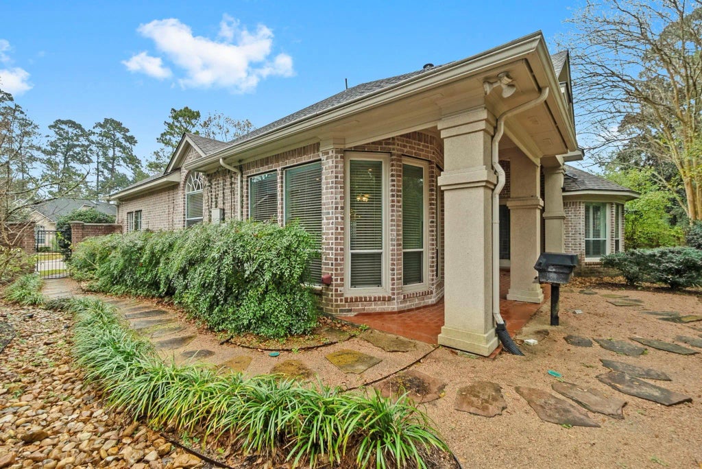 27 E Palmer Bend, The Woodlands