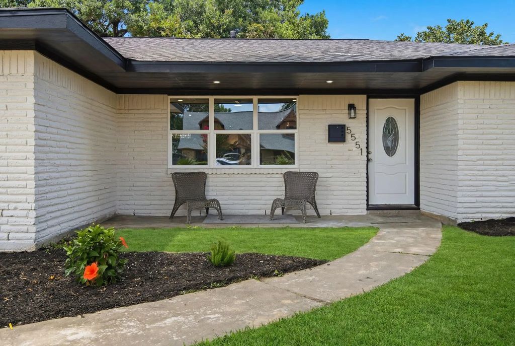 5551 Winding Creek Way, Houston