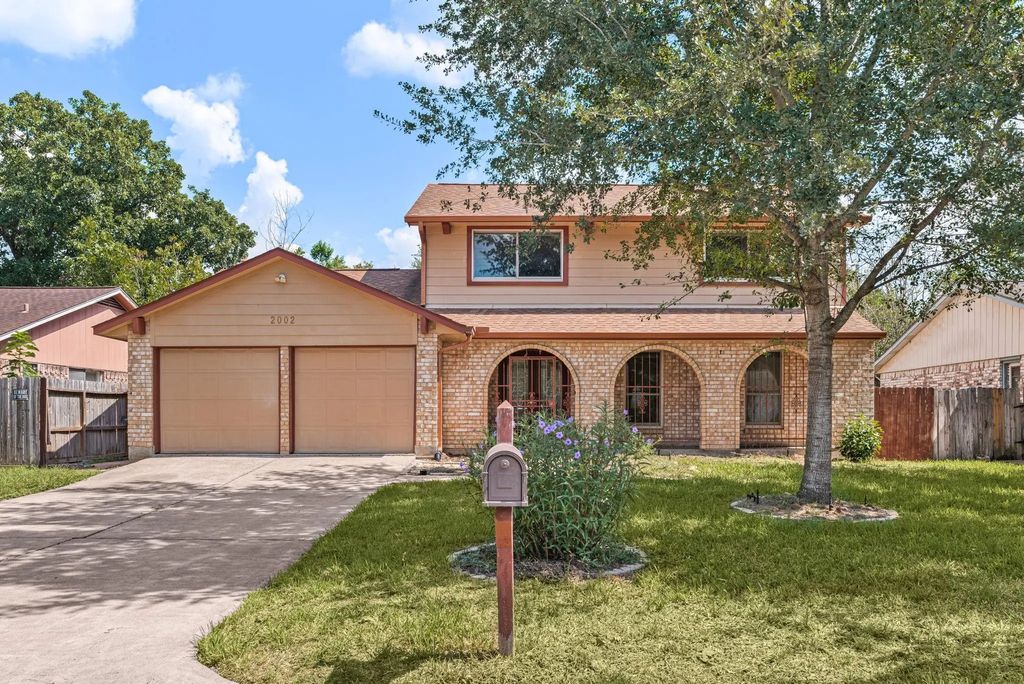 2002 Bentvine Drive, Houston