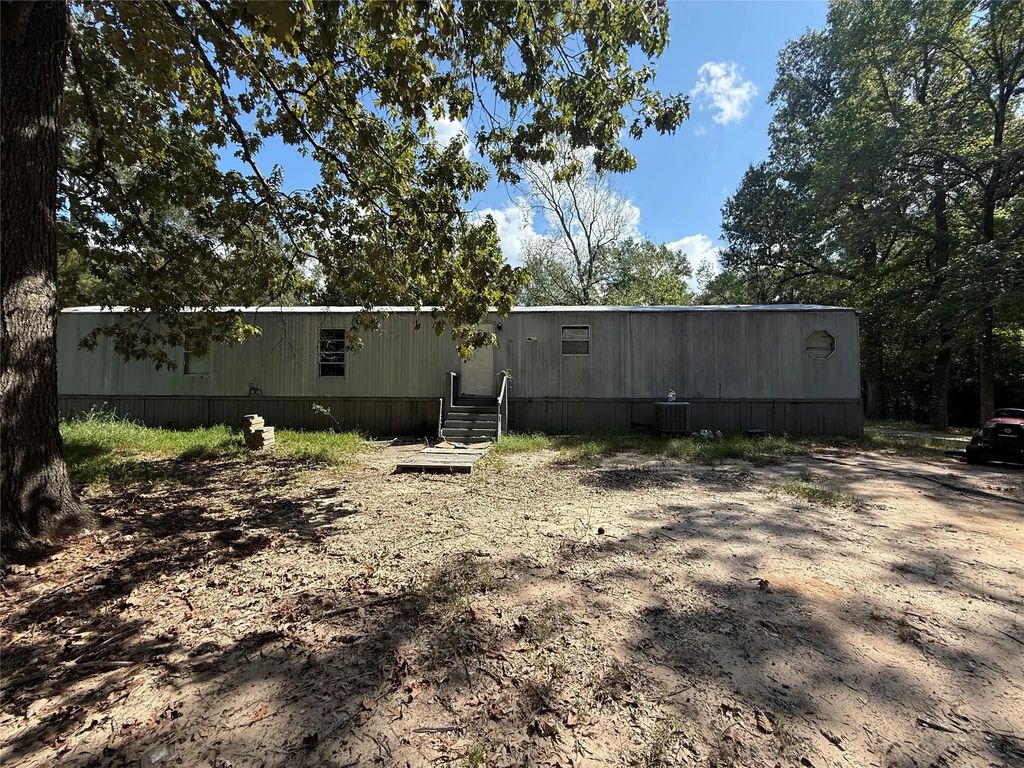 892 Hanks Street, Trinity