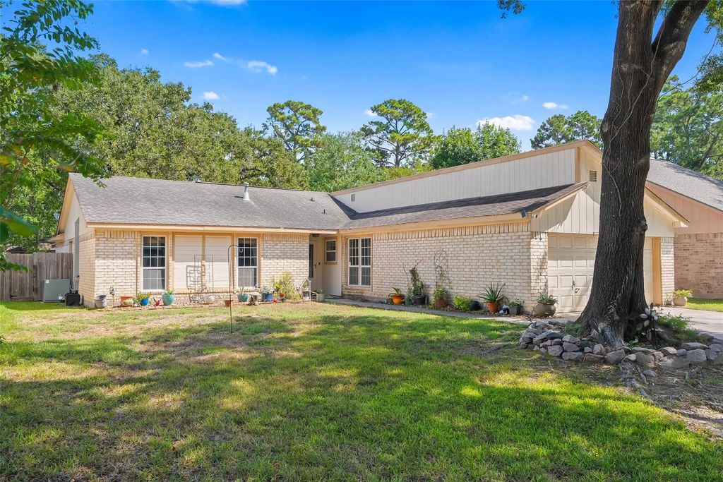 25806 Old Carriage Lane, Spring