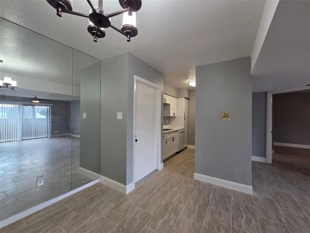 8421 Hearth Drive 31, Houston