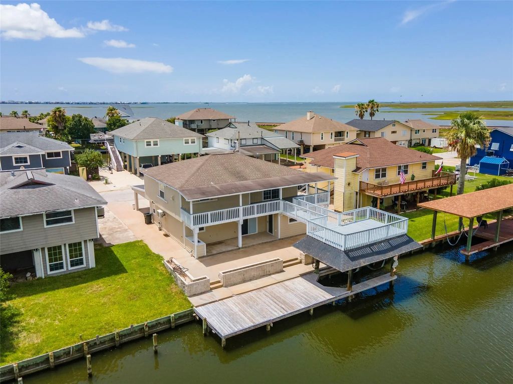 920 Bonita Street, Bayou Vista