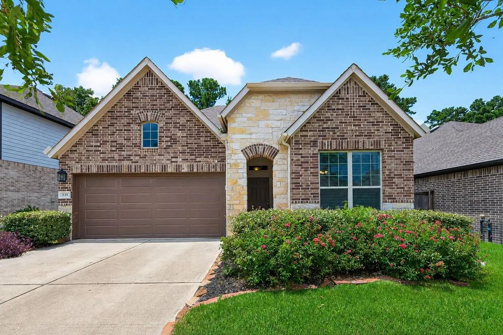 135 Winged Elm Court, Willis