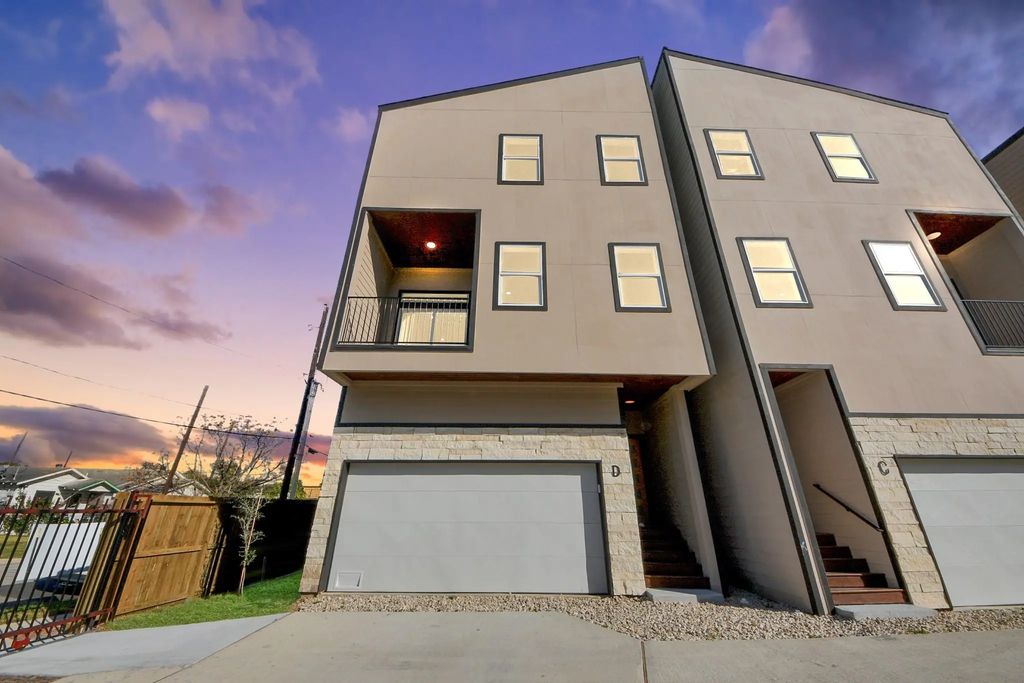 1216 E 34th Street D, Houston