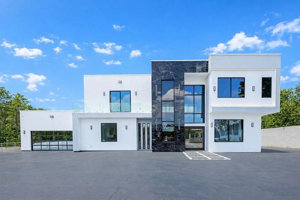 19315 Desna Drive, Porter