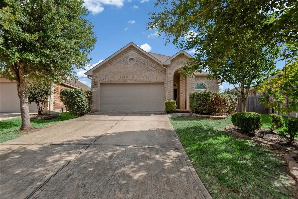 2217 Pine Creek Court, Conroe
