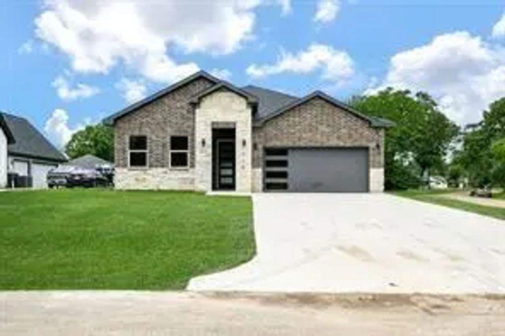 714 Autumn Lane, Livingston