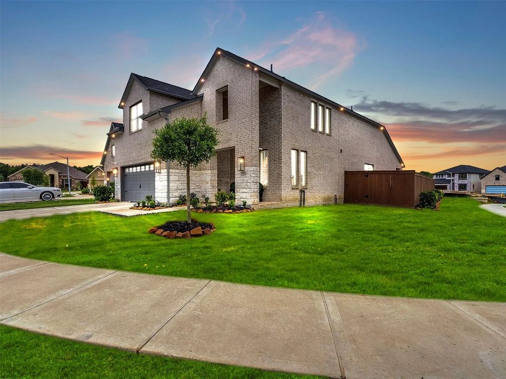 211 Vista Knoll Court, New Caney