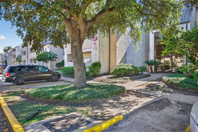 8527 Hearth Drive 32, Houston