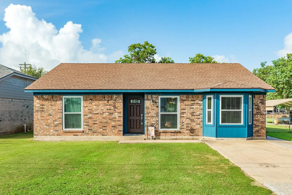 2118 Avenue D, Danbury