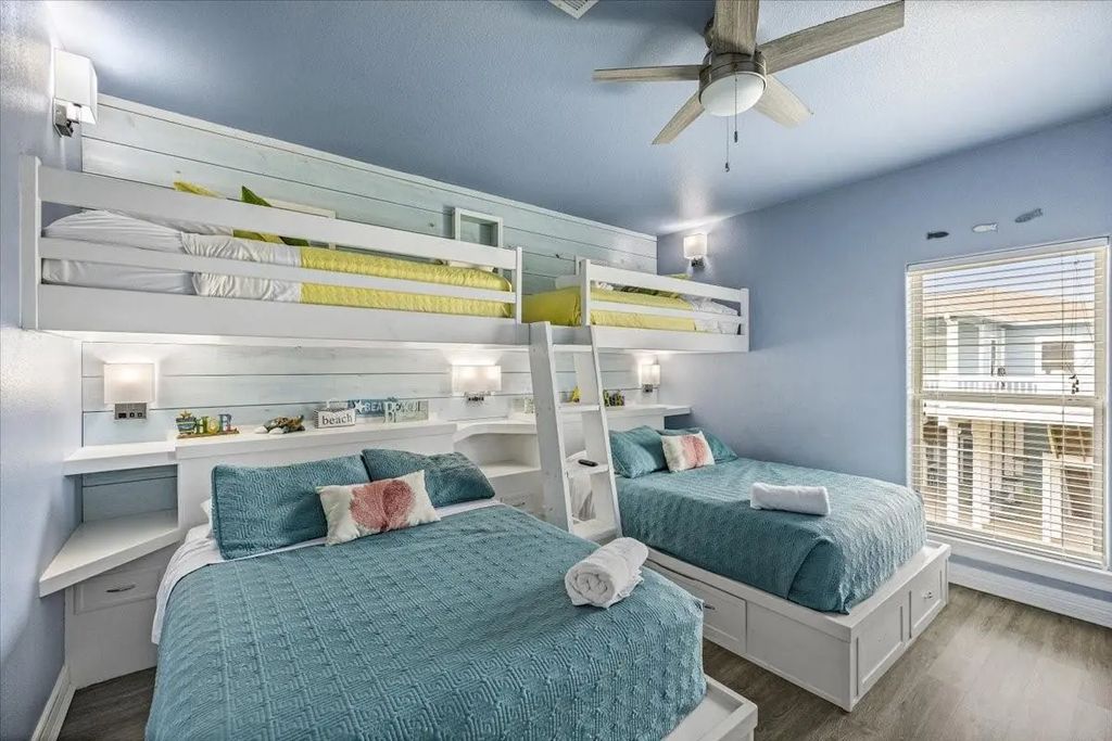 931 Tidelands Drive, Crystal Beach