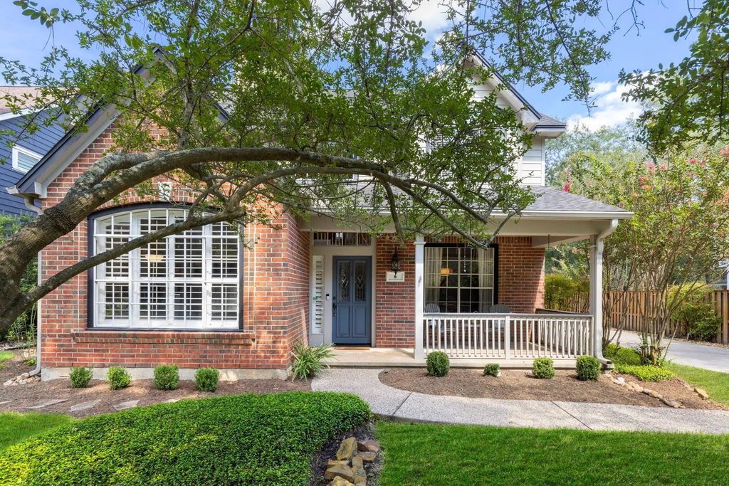 6 N Cochrans Green Circle, The Woodlands