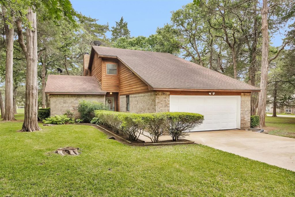 105 Seminole Drive, New Ulm