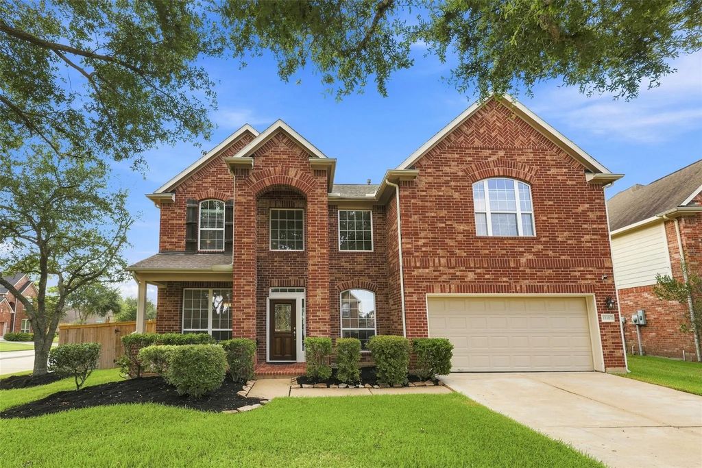 13107 Silhouette Bay Court, Pearland