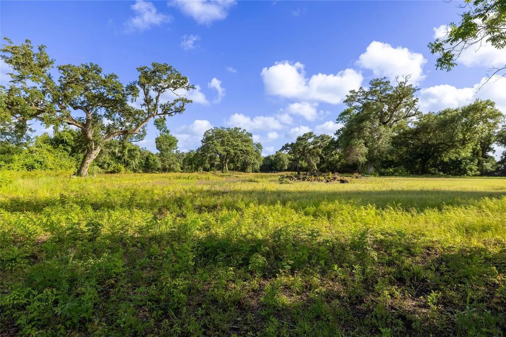 15074 Tx Highway 35 N, Sweeny