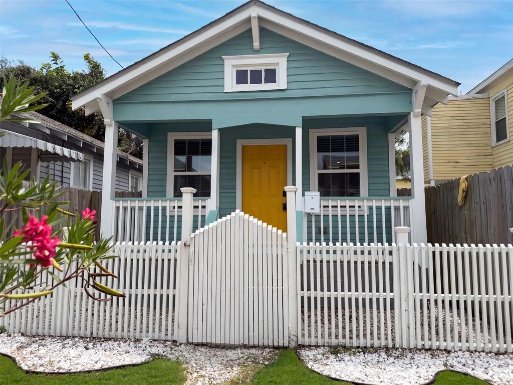 2819 Avenue K, Galveston