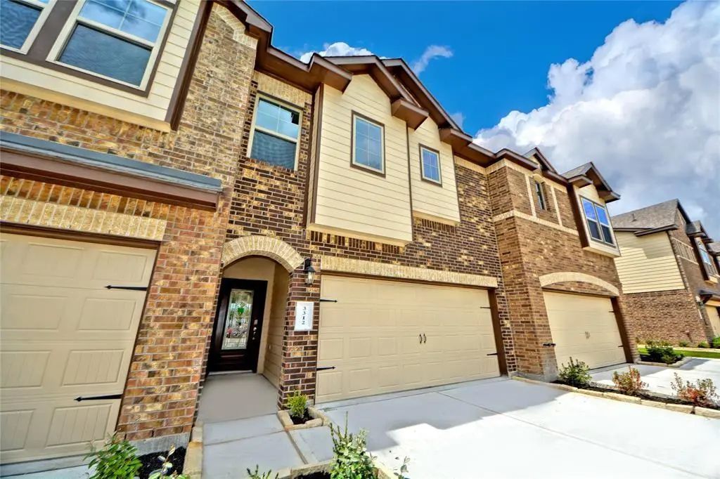 3332 Rainflower Springs Lane, Rosenberg